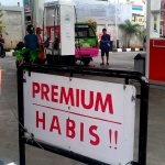 Gila! Di Sintang Premium Sulit Didapat