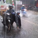 Hati-hati, Hujan Lebat dan Angin Kencang Landa 4 Kabupaten/Kota di Kalbar