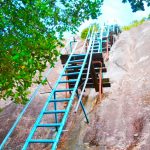 Tangga Bukit Kelam Memprihatinkan, Pendaki Dihimbau Hati-hati