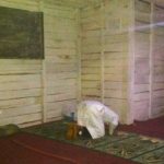 Shalat Berjamaah di Surau <i>AL-A’LA</i> Tanpa Listrik, Kades Ampar Bedang Janji Bantu PLTS