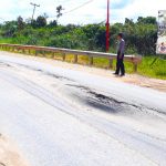 Bergelombang dan Sering Terjadi Kecelakaan, Jalan Penghubung Sintang-Kapuas Hulu Diperbaiki
