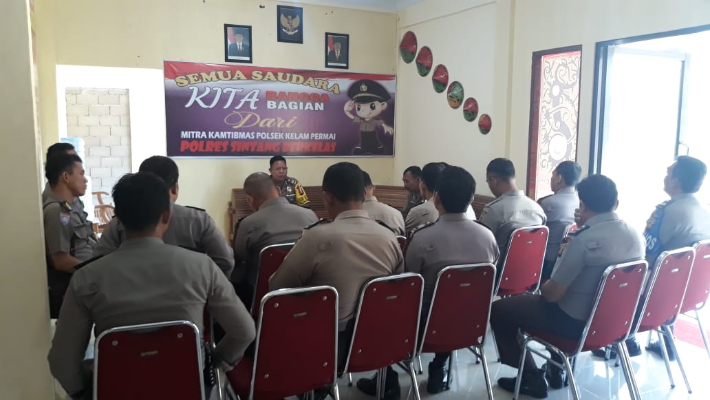 Gelar Anev Mingguan, Kapolsek Minta Jajarannya Tingkatkan Kinerja
