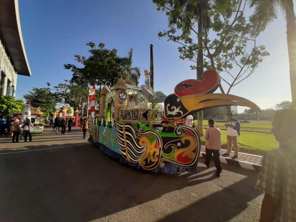 Pawai Taaruf Meriahkan STQ XXV Nasional