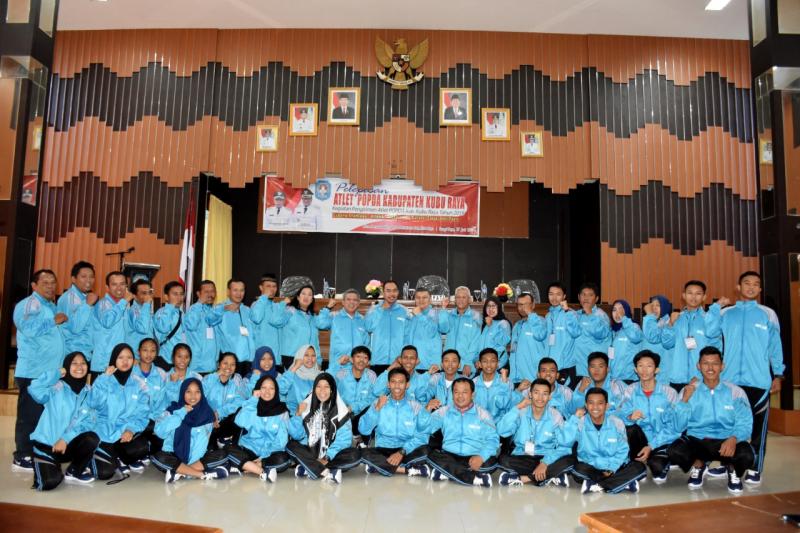 Bupati Muda Lepas 40 Atlet Popda Kalbar