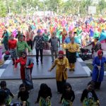 Dubes Peter Joget Bareng Muda-Jiwo