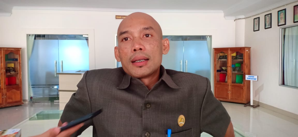 Legislator Sintang Ajak Masyarakatnya Hormati Putusan MK