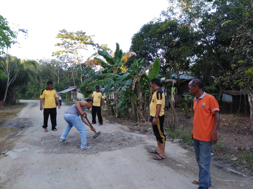 Akhirnya, PT KAP dan DPU Peduli dengan Jalan Sepauk
