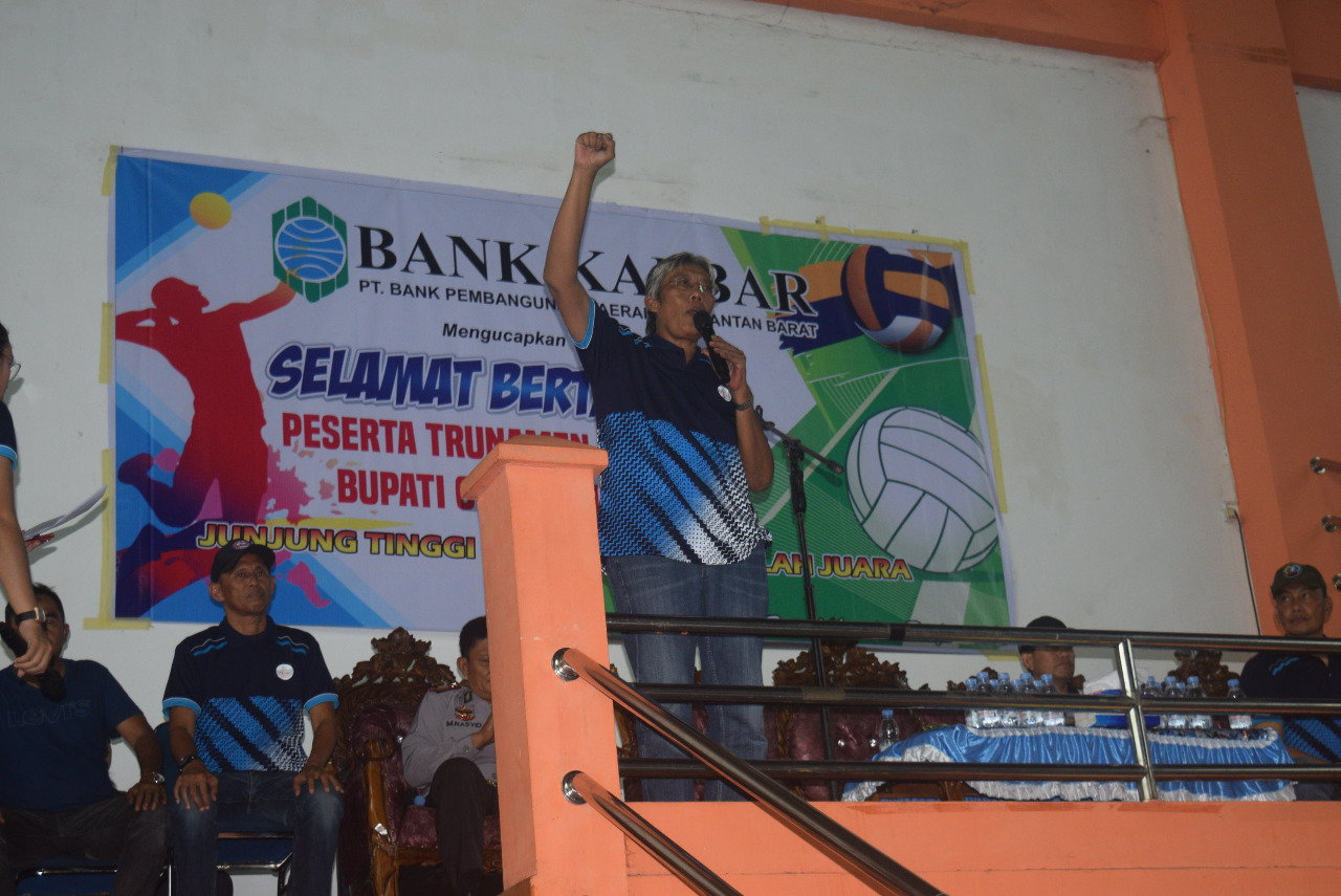 Wow…! Turnamen Voli Bupati Cup Berhadiah Rp70 Juta, Jarot: “Ini Adalah Olahraga Rakyat”