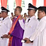 Akhirnya, Bupati Jarot Lantik Kades Senibung dan Nanga Sake