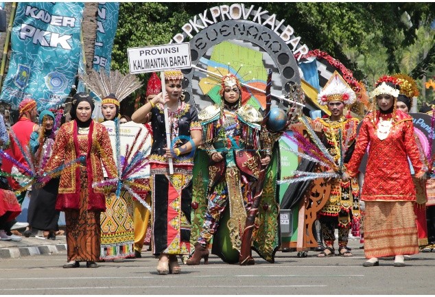 Tampil 6 Menit, Penonton Terkesima Lihat Ornamen Tugu Khatulistiwa