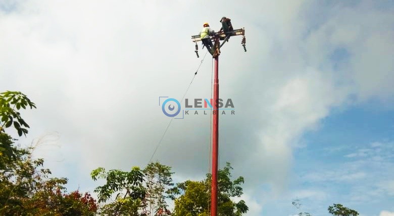 Merdeka! Akhirnya Tiga Desa Kelam Permai Masuk Listrik