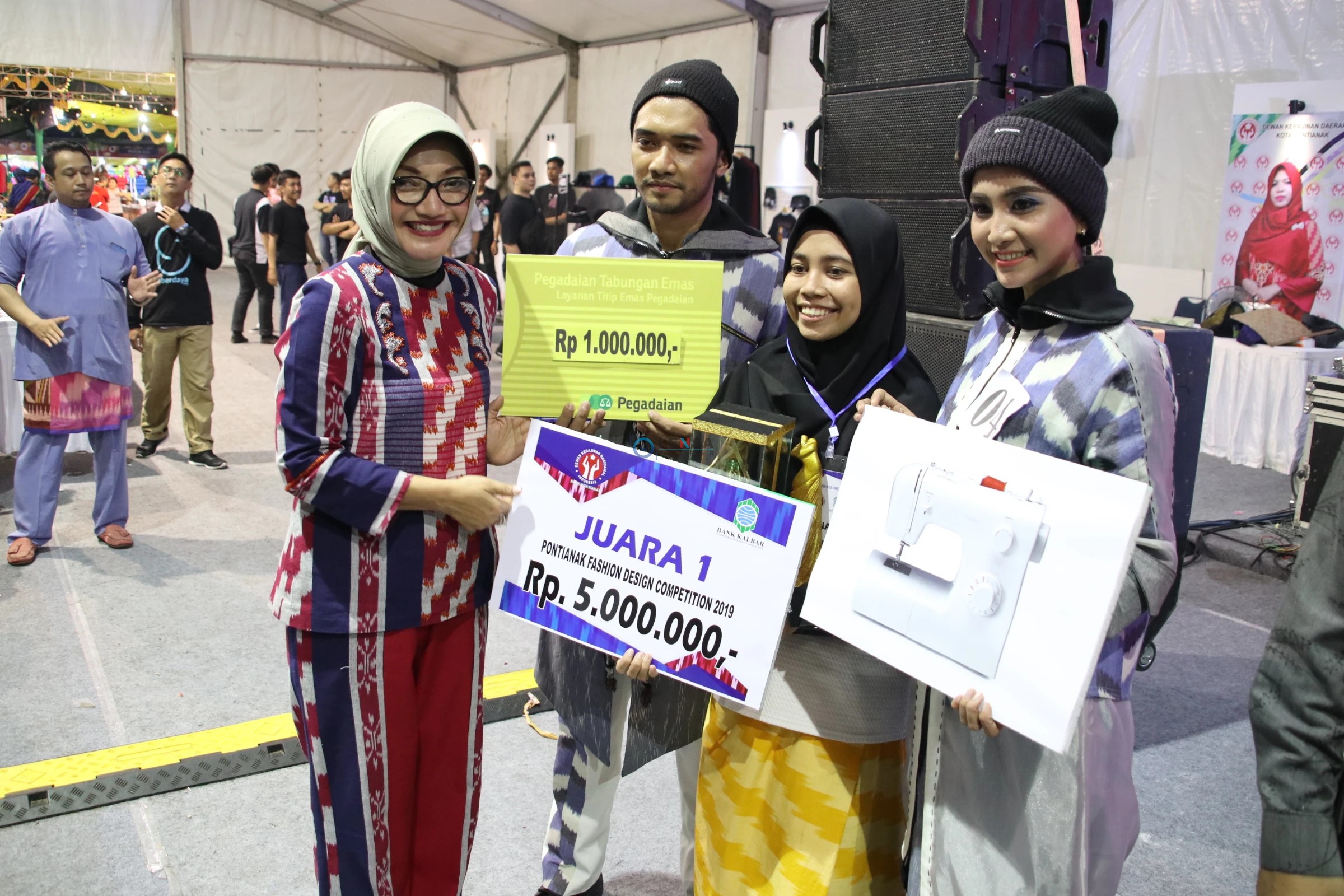 Terinspirasi dari Karhutla, Cyndika Juarai Desain Fashion