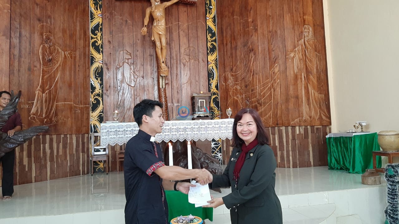 Nyanyian Anak-anak Seminari Bikin Yosepha Terharu