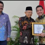 KH Ma’Ruf Amin Anugerahi Kalbar Sebagai Badan Publik Informatif