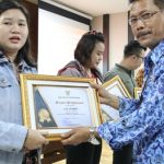 50 WP Terima Penghargaan