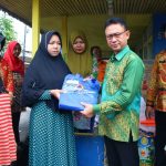 Korban Kebakaran di Gang Bunga Terima Bantuan Pangan dan Perlengkapan Sekolah