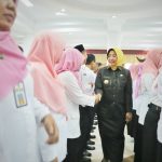 Bupati Erlina Lantik 68 Kepala Sekolah di Mempawah