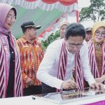 Mendes PDTT Resmikan Pasar Agropolitan di Sadaniang