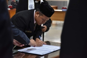 Wakil Ketua II DPRD Sintang Dilantik
