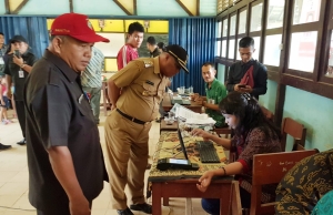 Pastikan Aman dan Lancar, Wabup Tinjau Pelaksanaan Pilkades di Sadaniang dan Toho