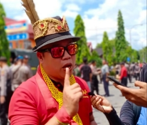 10 Ribu Massa ASAP dan DAD Gelar Aksi Damai di PN Sintang