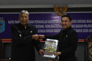 Bupati Serahkan Raperda RDTR BWP Industri Sungai Ringin ke DPRD Sintang