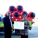 Kadin Sumbang 10 Tong Air untuk Tangani Covid-19 di Mempawah