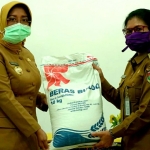 Belum Dapat Bantuan Beras? Tenang, Bupati Erlina Intruksikan Kades Gunakan ADD untuk Bantu Warga