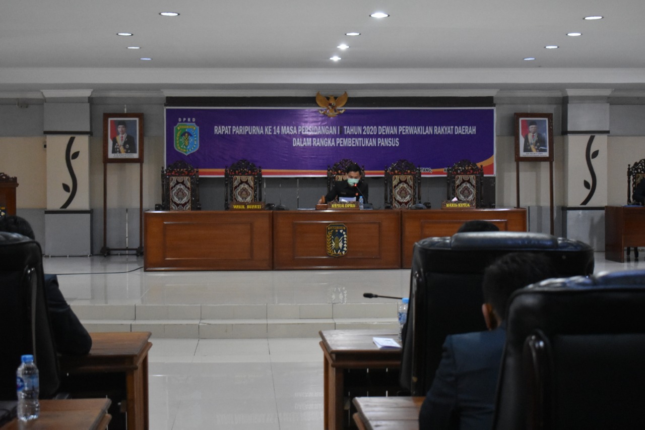 DPRD Bentuk Pansuk LKPJ Bupati Sintang