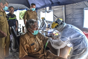 Rentan Terpapar, Bupati Jarot Jalani Rapid Test Covid-19, Berikut Hasilnya…