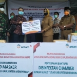 Bupati Erlina Terima Bantuan Covid-19 dari BUMN