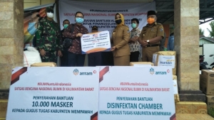 Bupati Erlina Terima Bantuan Covid-19 dari BUMN