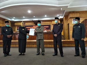 Bupati Erlina Sampaikan LKPJ Tahun Anggaran 2019