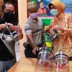 Pengrajin UMKM Ikut Pelatihan Buat Face Shield