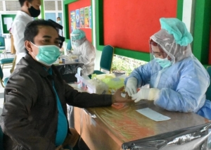 Edi – Bahasan dan Pimpinan OPD Kota Pontianak Jalani Rapid Test Covid-19