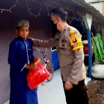 Di Tengah Pandemi Covid-19, Polres Mempawah dan PPDI Salurkan Sembako untuk Disabilitas