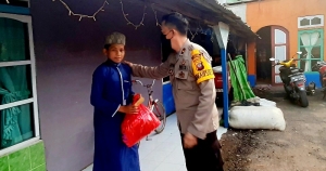 Di Tengah Pandemi Covid-19, Polres Mempawah dan PPDI Salurkan Sembako untuk Disabilitas