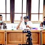 Bupati Jarot Berikan Pemahaman Covid-19 di Perbatasan