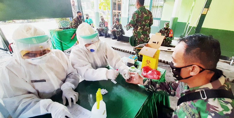 Hasil Rapid Test Ratusan Personel Kodim 1201/Mpw Nonreaktif