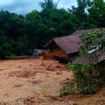 Peniraman Mempawah Longsor, Dua Rumah Rusak Berat