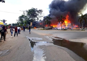 21 Kios di Kawasan Tugu BI Sintang Terbakar