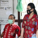 Karolin Ajak Rakyatnya Galakkan Tanam Pohon