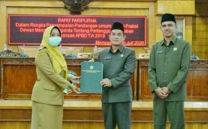 Jawab PU Fraksi dalam Rapat Paripurna, Bupati Erlina Sebut Realisasi PAD 2019 Lampaui Target