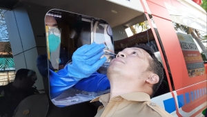 Hanya 40 Menit, Warga Sintang Bisa Pastikan Positif atau Negatif Covid-19 Lewat Mobile Combat PCR