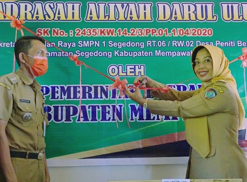 Bupati Erlina Apresiasi Pembangunan MA Darul Ulum dengan Swadaya