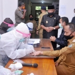 Gugus Tugas Rapid Test 80 Warga di Desa Sekabuk dan Pentek