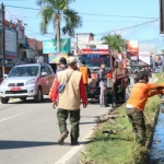 Cegah Banjir, Pemkab Landak Bersihkan Drainase