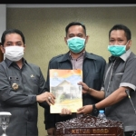 Dongkrak PAD di Semua Sektor