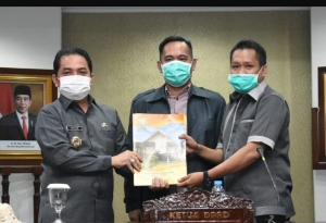Dongkrak PAD di Semua Sektor