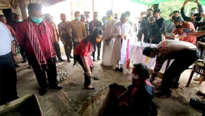 Pembangunan Pastoran Mandor, Bupati Landak Letakkan Batu Pertama